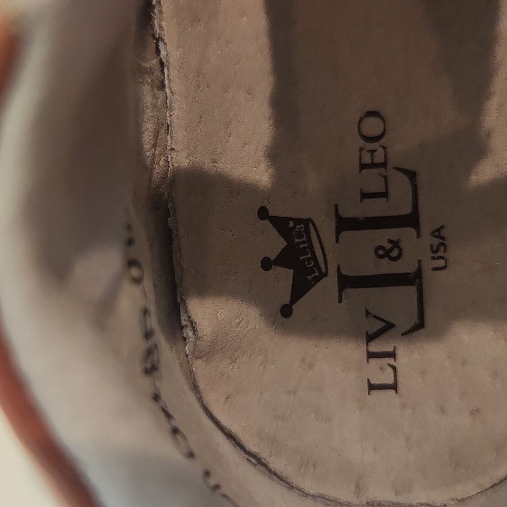 Liv & Leo Brown Baby Shoes NWT Size 6 to 12 Months/Size 3 - Picture 3 of 6